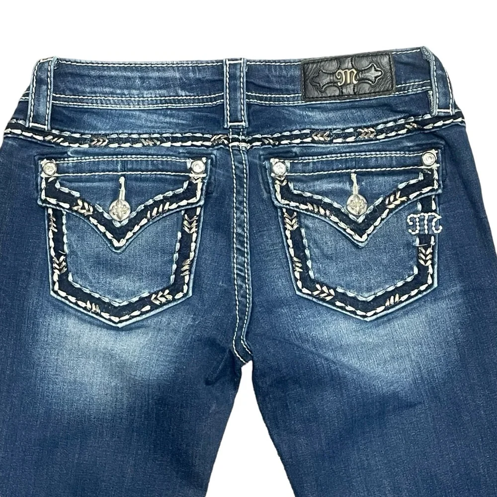 Miss Me Jeans Signature Capri Womens 26 Cuffed Flap Pocket Dark Wash Embellished - Picture 2 of 9